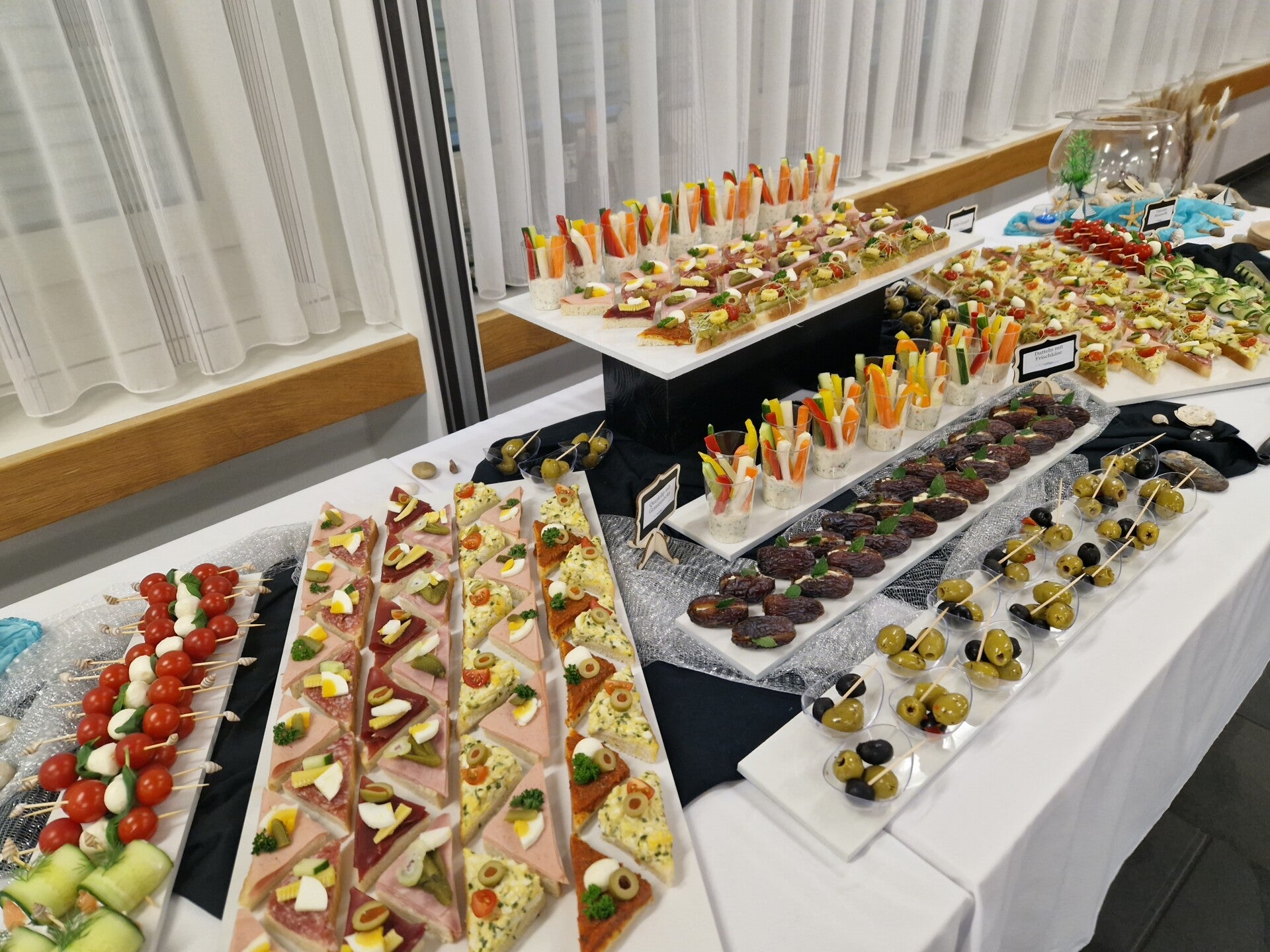 Apero Sandwiches und Canapés