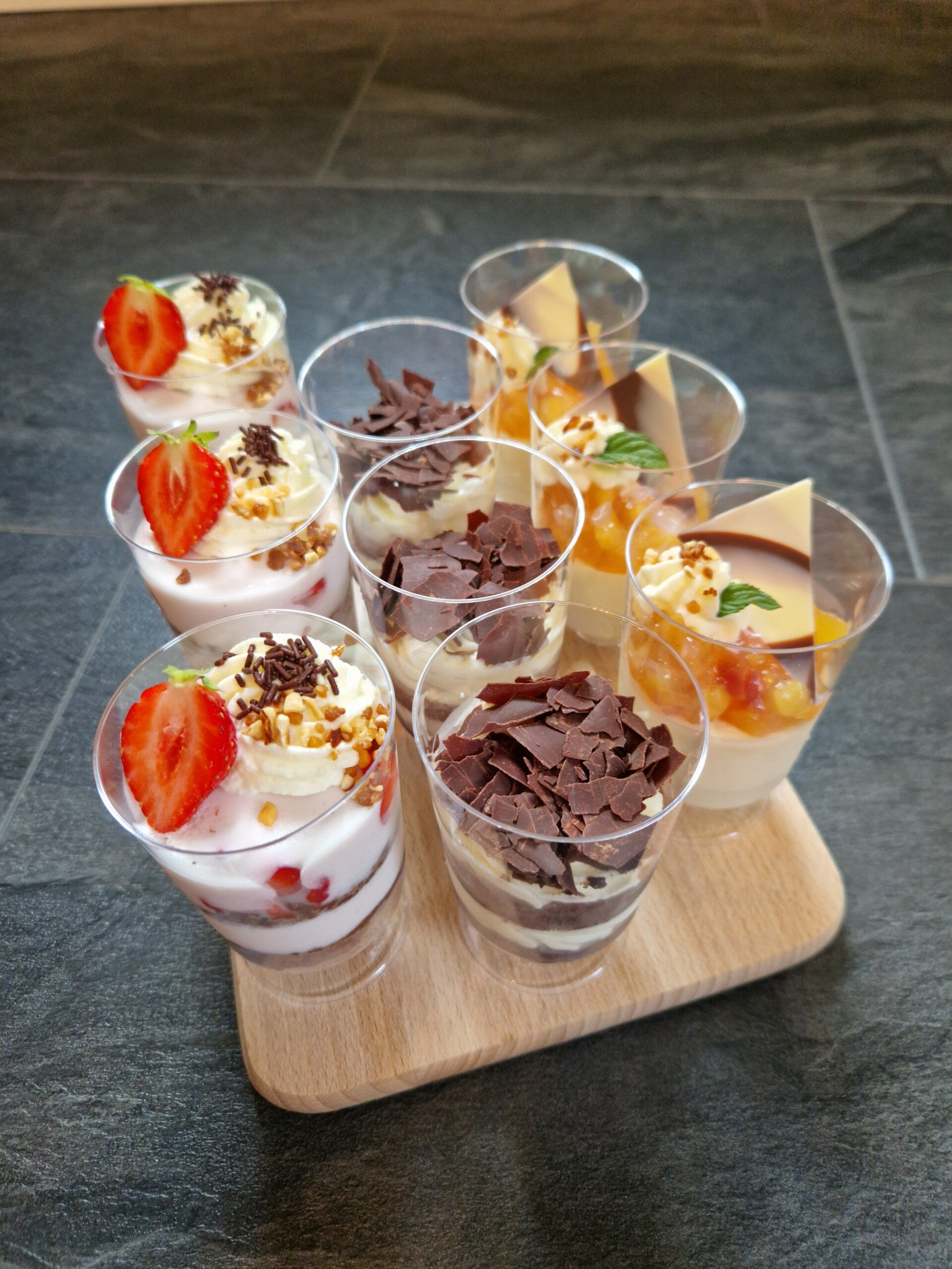 Erdbeermousse, Schwarzwälderchübeli, Panna Cotta Buffet